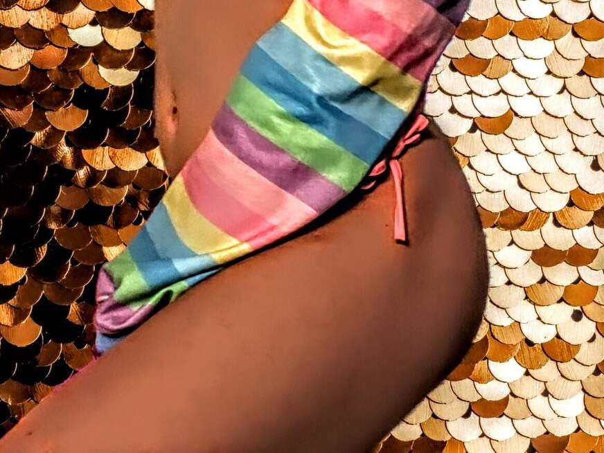 Horny am Morgen ich kann es nicht aushalten ich bin so verdammt geil  und muss es meiner kleinen n** - Erotik Amateur