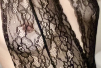 HotBlondy   33 Jahre, blond und alles andere als langweilig. Ich liebe es, mit Reizen zu spielen, Spannung aufzubauen und dir gern mehr von mir zu zeigen. Ich stehe auf Männer, die wissen, was sie wollen, . Ein Mann, der die Initiative ergreift. ch genieße Gespräche bei denen die Fantasie freien Lauf hat und nicht beide voll auf ihre Kosten kommen Wenn du also weißt, wie man eine Frau  wie mich anmacht und mein Höschen ganz f****t werden lässt, dann meld dich gern bei mir und wir verbringen eine erotische spannende Zeit zu zweit!!Fordere mich heraus und erzähl mir, was ich dir zeigen soll- Wir könnten uns sicher ziemlich gut verstehen. ️