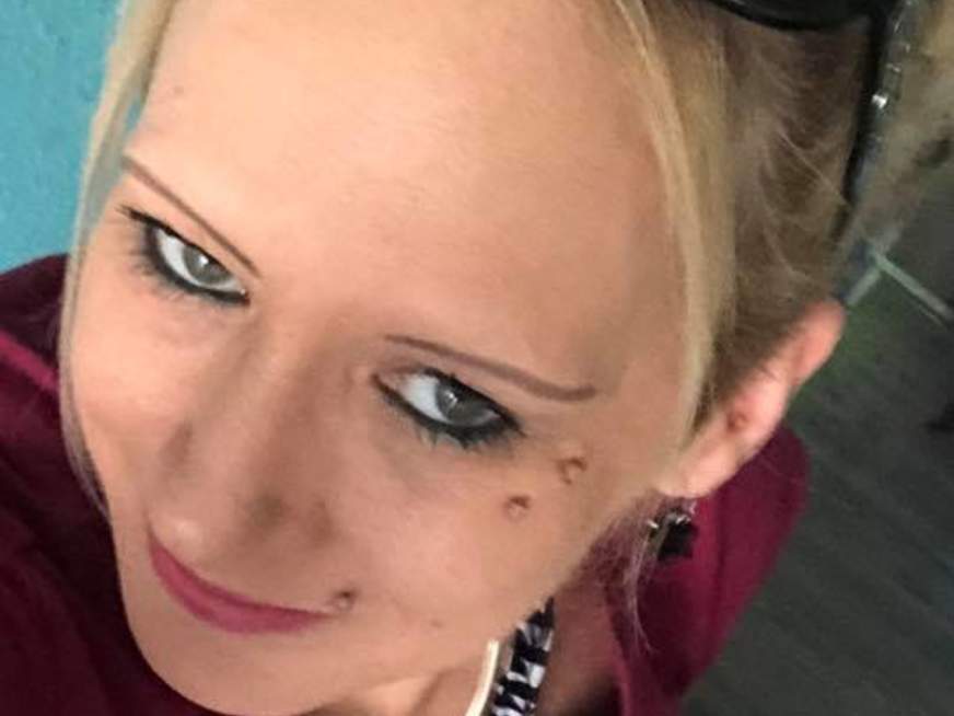 julchen2014 ᐅ 35 Jährige Pornodarstellerin aus München