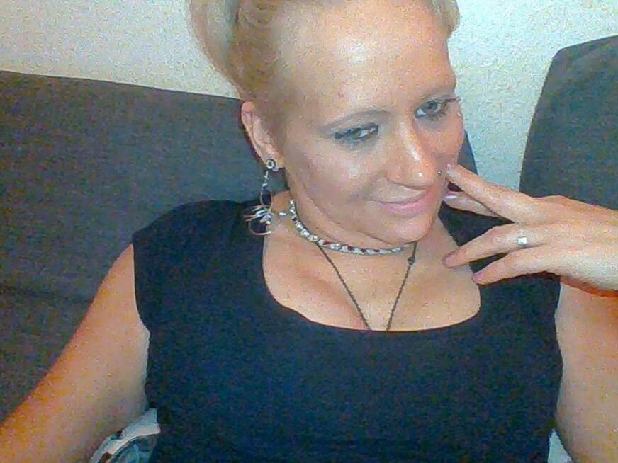 julchen2014 ᐅ 35 Jährige Pornodarstellerin aus München