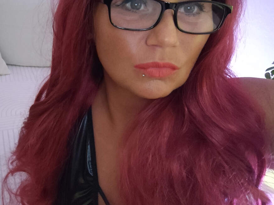 YourLovelyGirl ᐅ 44 Jährige Pornodarstellerin
