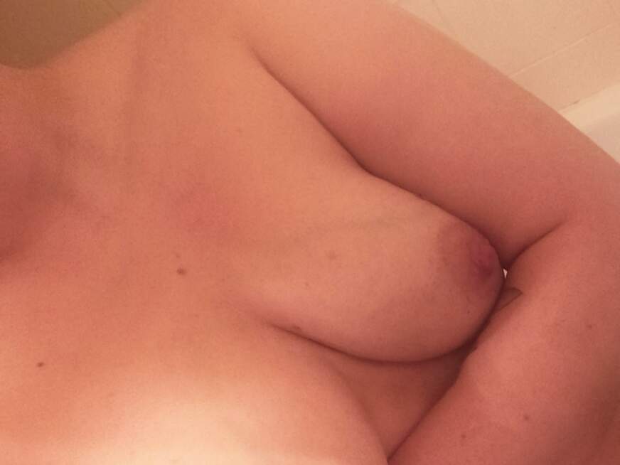 Hairy-Kim ᐅ 30 Jährige Pornodarstellerin
