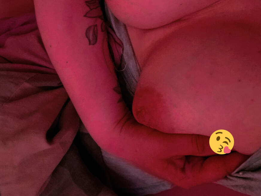 Hairy-Kim ᐅ 30 Jährige Pornodarstellerin