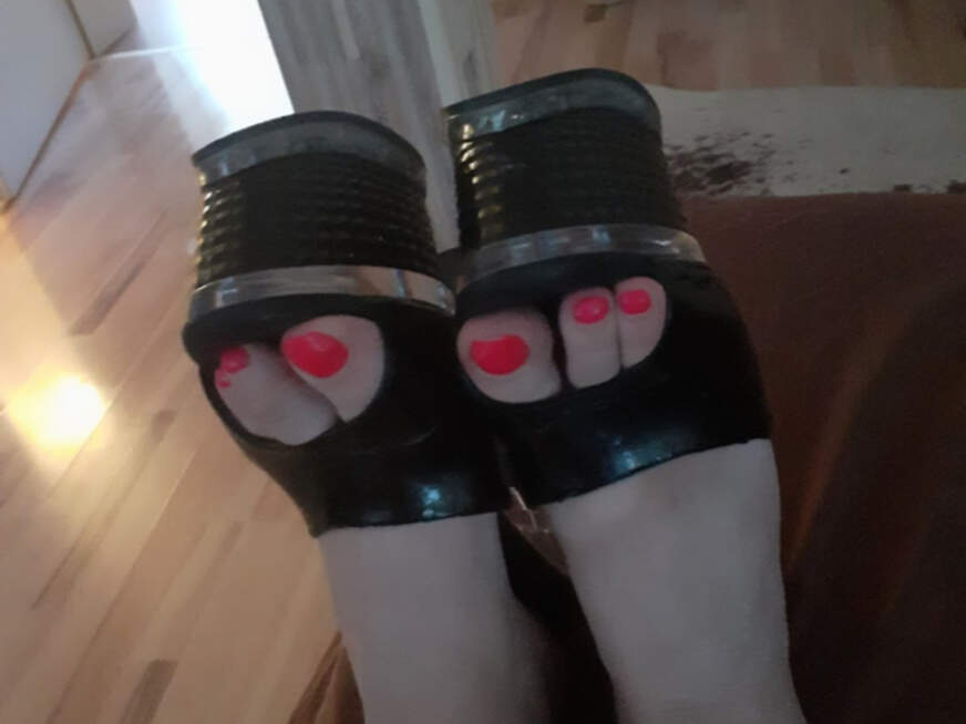 Hairy-Kim ᐅ 30 Jährige Pornodarstellerin