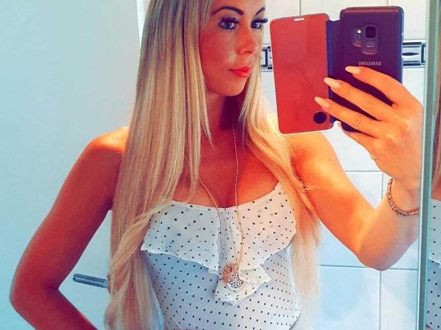 TiffanyWet ᐅ 34 Jährige Pornodarstellerin aus Osnabrück 