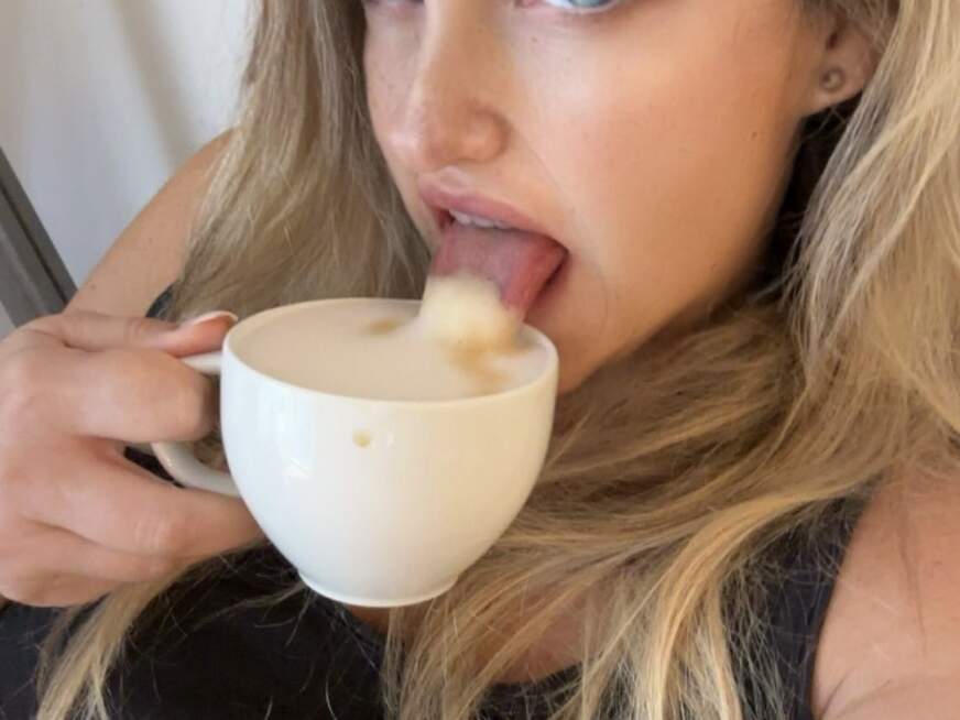 NaturalBarbieMilf - Bolg