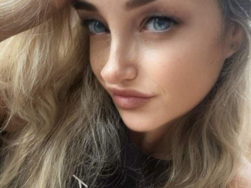 NaturalBarbieMilf - Bolg