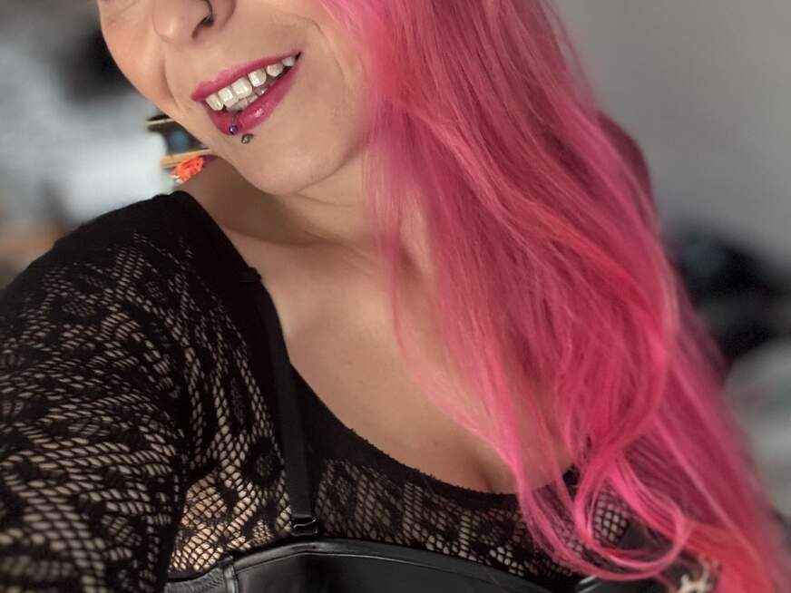 Jessy-Love ᐅ 35 Jährige Pornodarstellerin