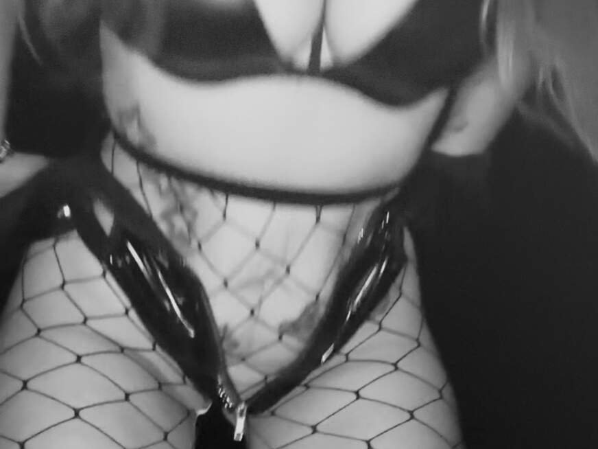 Jessy-Love ᐅ 35 Jährige Pornodarstellerin