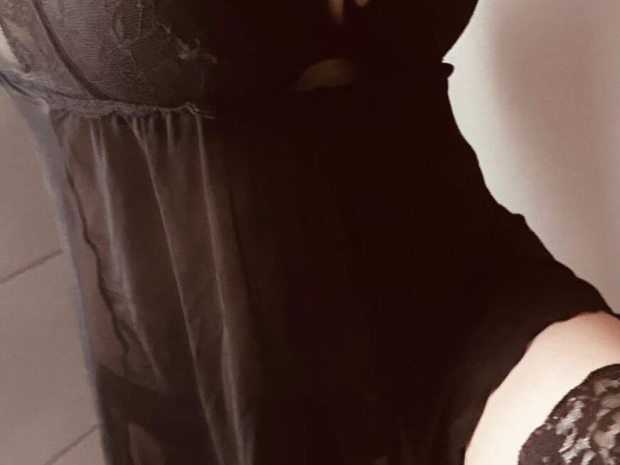 Sexy-Vroni ᐅ 43 Jährige Pornodarstellerin