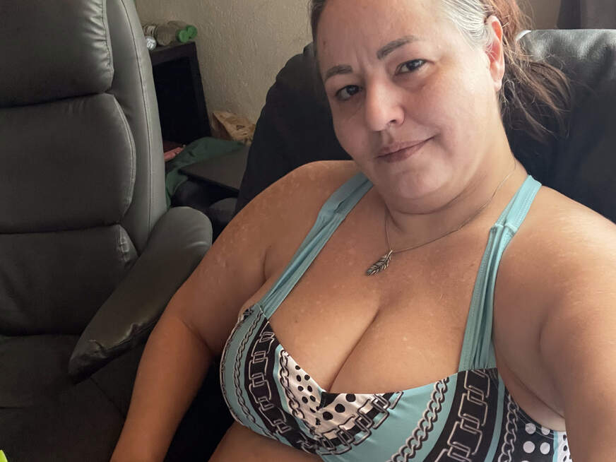 Curvymom79 ᐅ 44 Jährige Pornodarstellerin aus Aesch