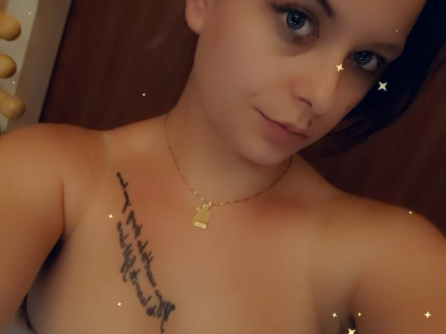 Lady-Mystery ᐅ 23 Jährige Pornodarstellerin