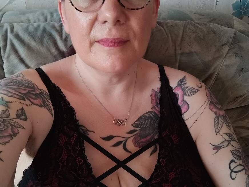HotMilfSunny ᐅ 52 Jährige Pornodarstellerin