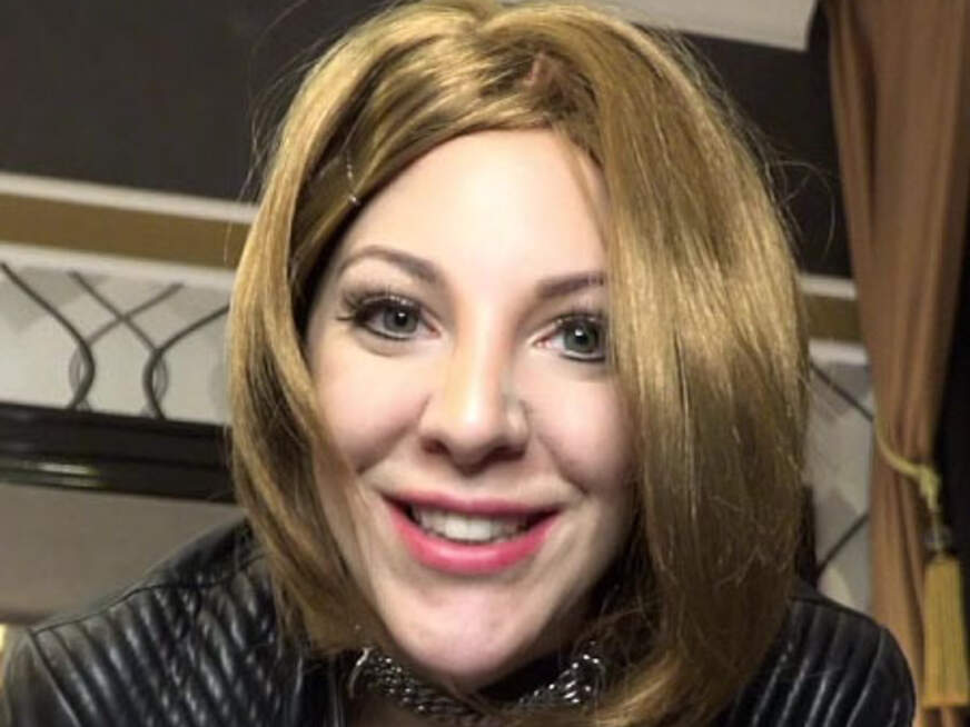 KinkyElliBoo ᐅ 31 Jährige Pornodarstellerin