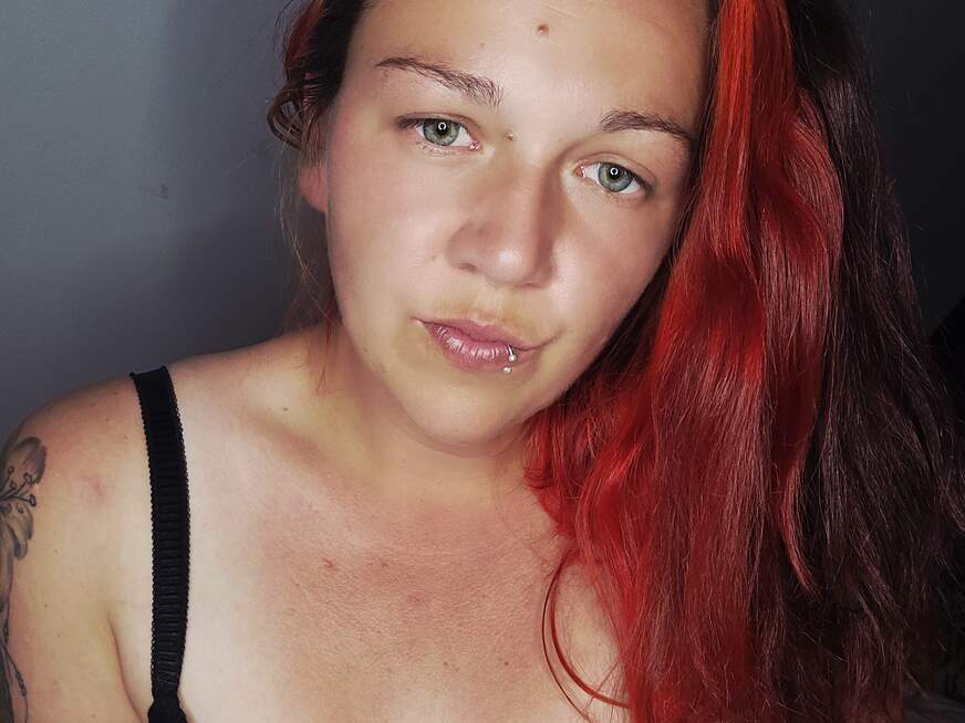 Julie34 ᐅ 34 Jährige Pornodarstellerin