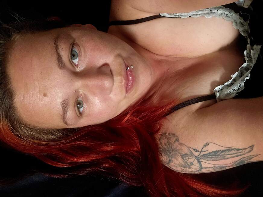 Julie34 ᐅ 34 Jährige Pornodarstellerin