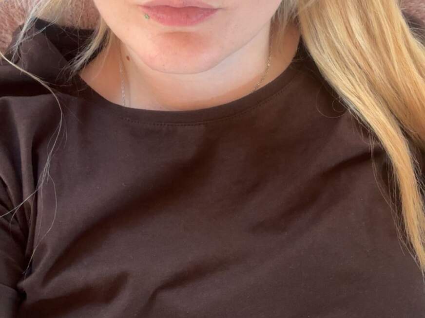 Alex-Blond ᐅ 32 Jährige Pornodarstellerin aus München