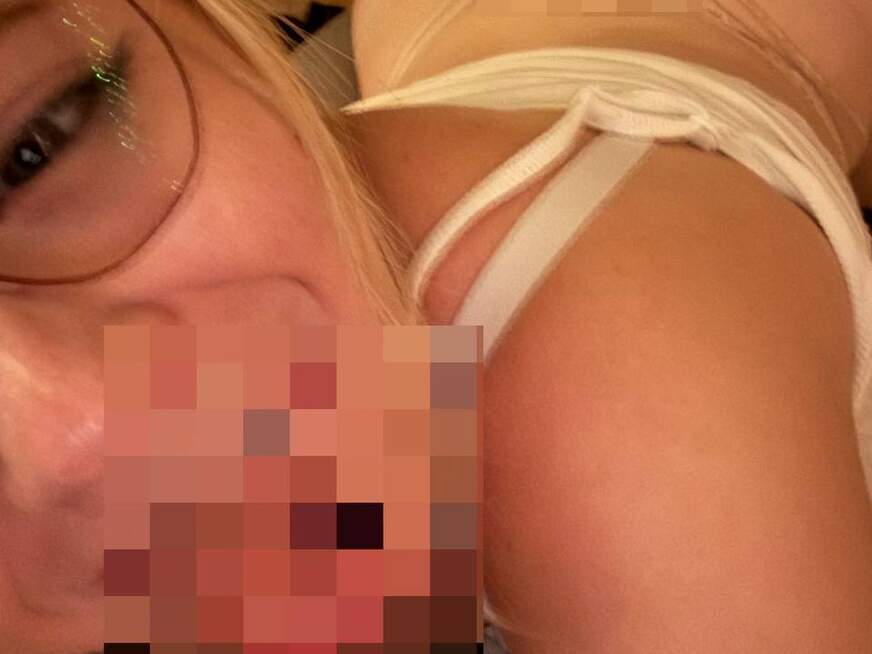 hotgini ᐅ 23 Jährige Pornodarstellerin