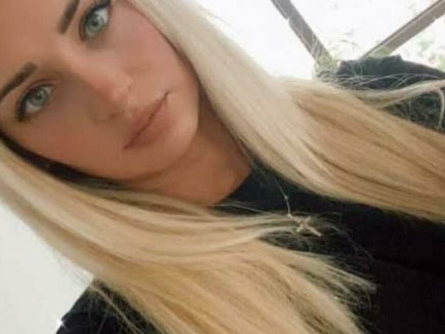 ladyjung ᐅ 38 Jährige Pornodarstellerin aus Köln 