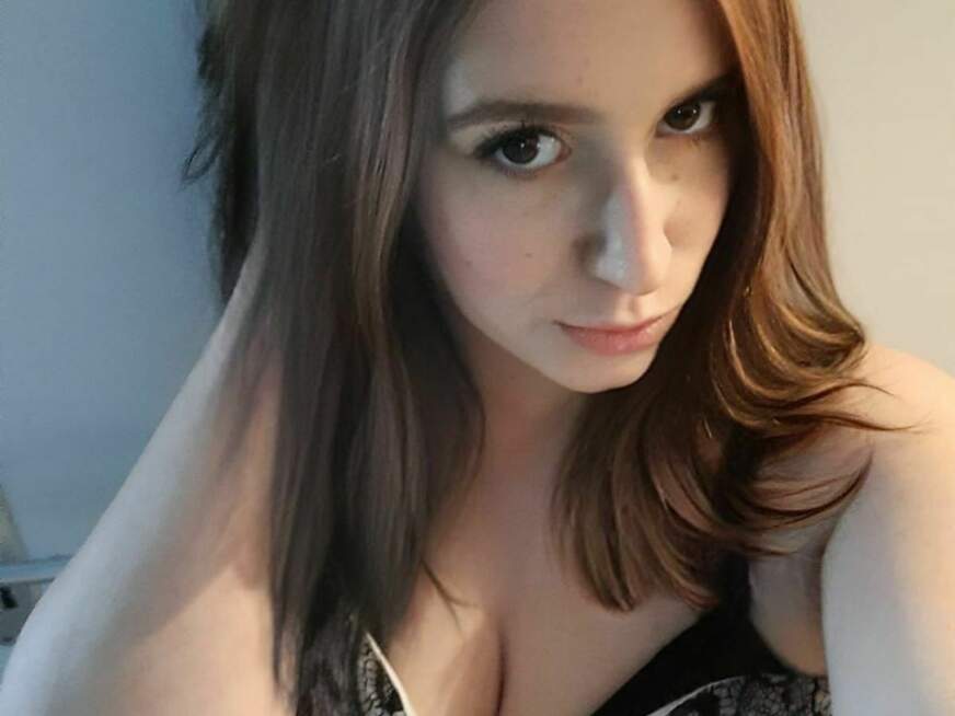Mary-Blue ᐅ 30 Jährige Pornodarstellerin