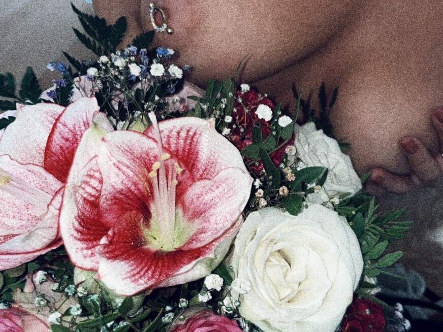 LaurasParadies ᐅ 35 Jährige Pornodarstellerin - frauenab50.com LaurasParadies ᐅ 35 Jährige Pornodarstellerin