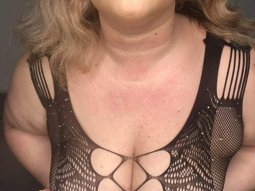 queenpeachi ᐅ 35 Jährige Pornodarstellerin aus Alland