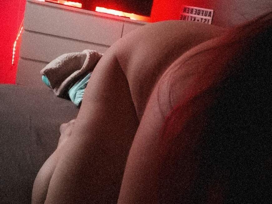 Linamarie ᐅ 24 Jährige Pornodarstellerin aus Böhlen - rasse-hasen.tv Linamarie ᐅ 24 Jährige Pornodarstellerin aus Böhlen
