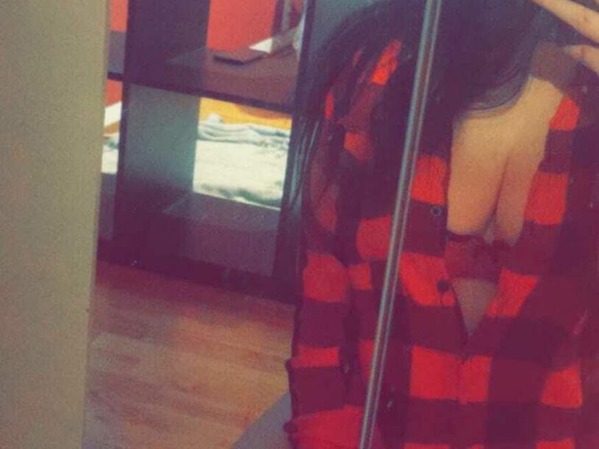 Linamarie ᐅ 24 Jährige Pornodarstellerin aus Böhlen