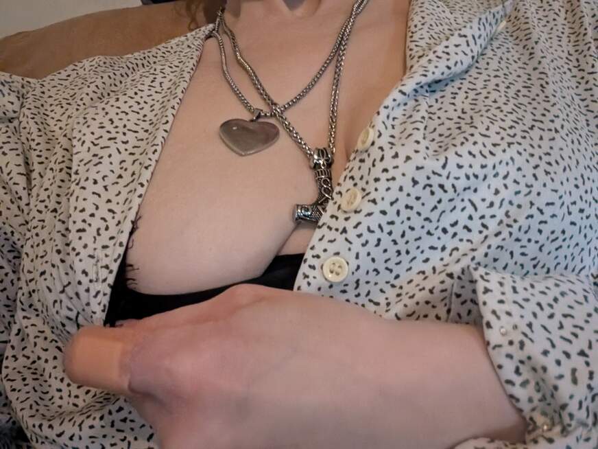 Zicke420 ᐅ 42 Jährige Pornodarstellerin