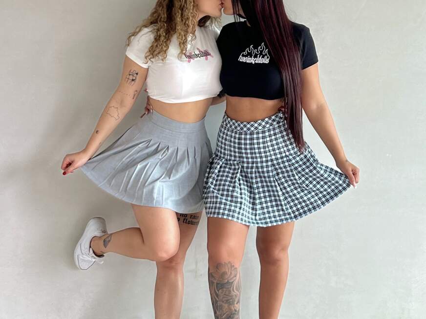 twoinkeddolls - Bolg