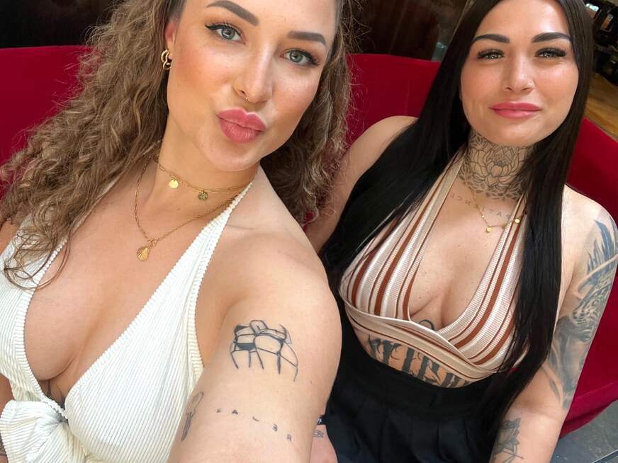twoinkeddolls - Bolg