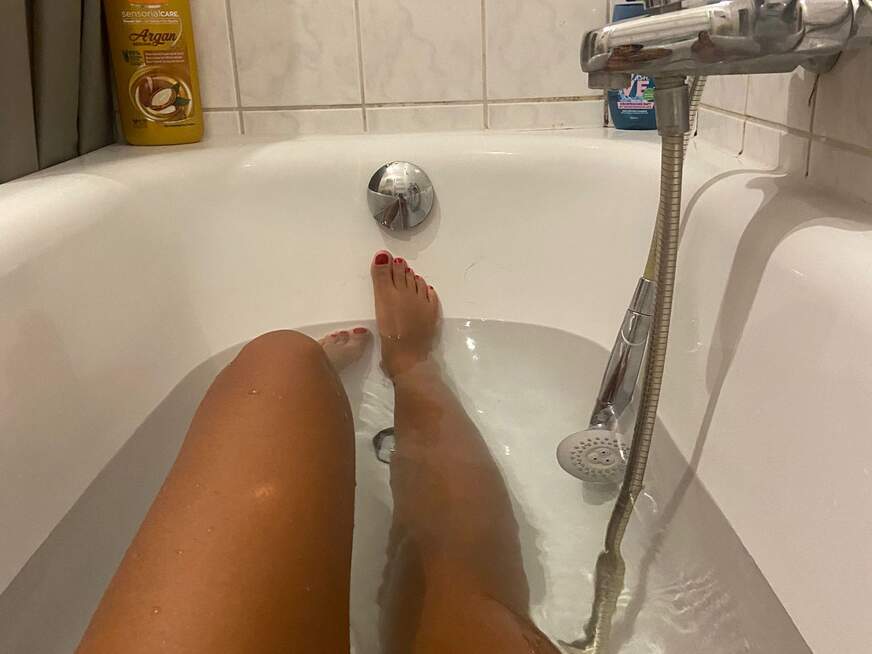 Amara-Lovely ᐅ 25 Jährige Pornodarstellerin