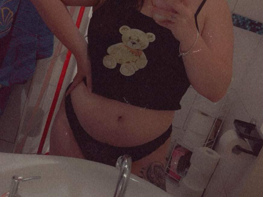 CuteAndDirty ᐅ 30 Jährige Pornodarstellerin