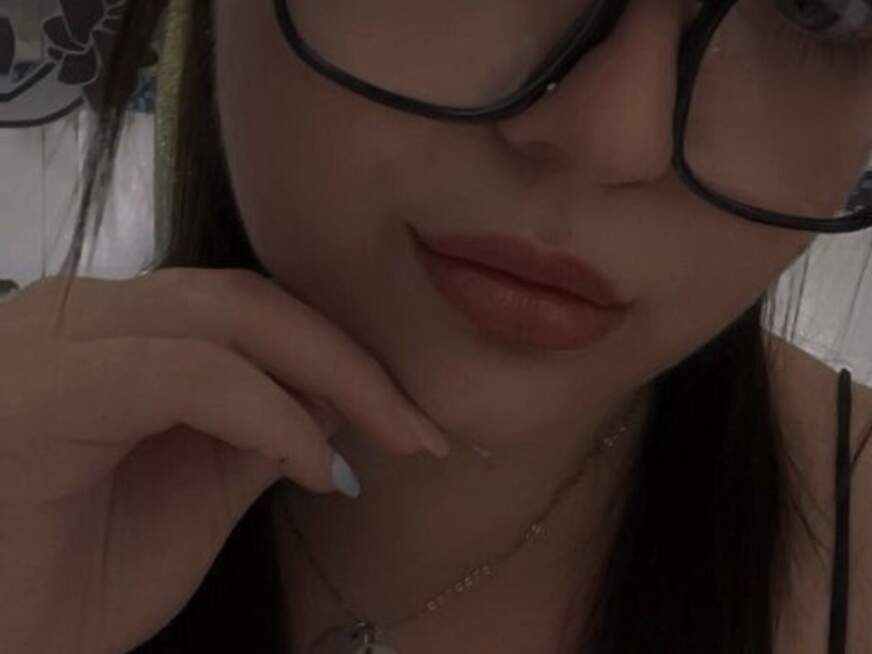CuteAndDirty ᐅ 30 Jährige Pornodarstellerin