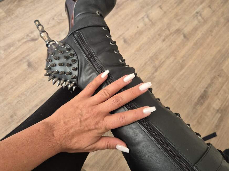 Mistress-Lola - Bolg