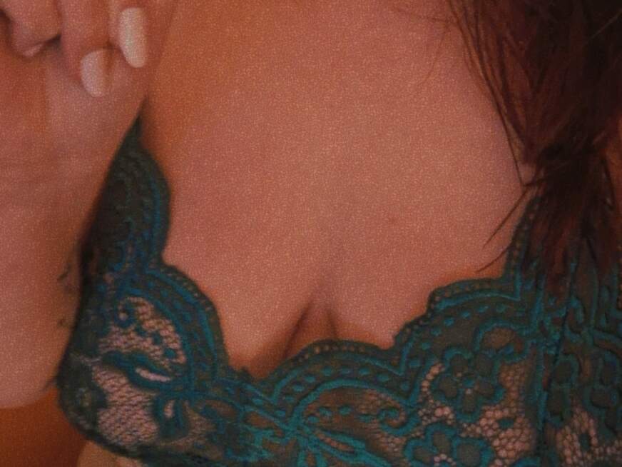 AmelieSophie ᐅ 26 Jährige Pornodarstellerin