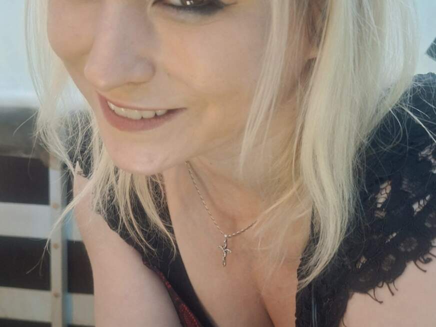 NiceNina26 ᐅ 36 Jährige Pornodarstellerin aus Krefeld