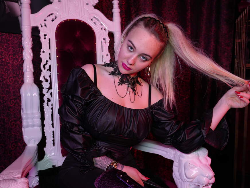 Queen_of_BDSM - Bolg
