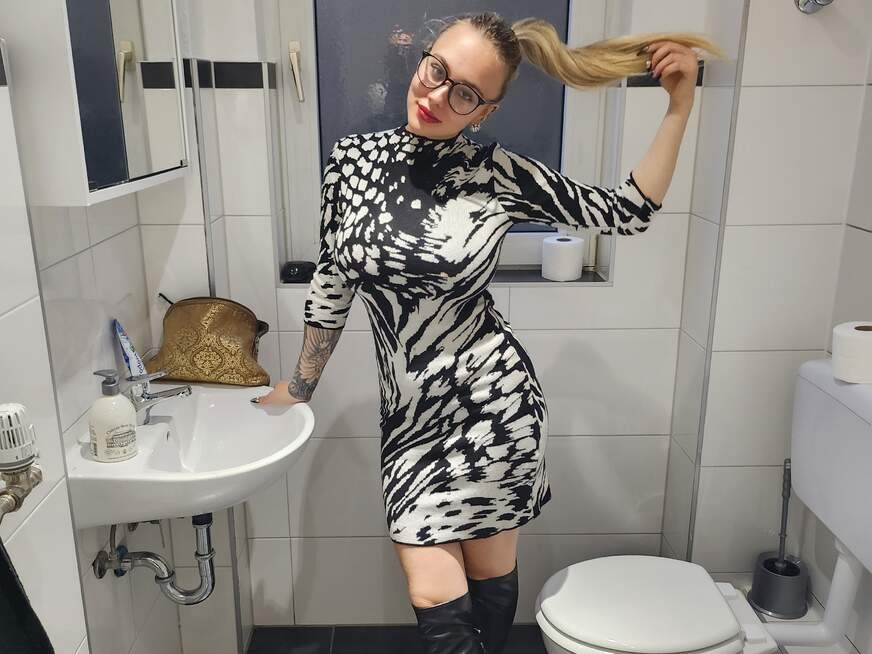 Queen_of_BDSM - Bolg