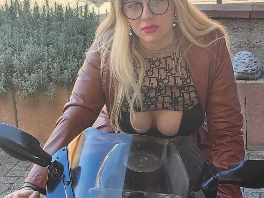 Queen_of_BDSM - Bolg