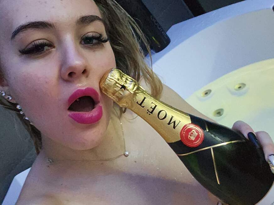 Queen_of_BDSM - Bolg