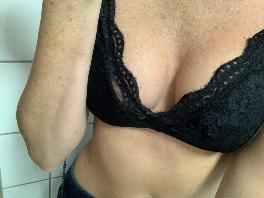 XxJennixX ᐅ 34 Jährige Pornodarstellerin