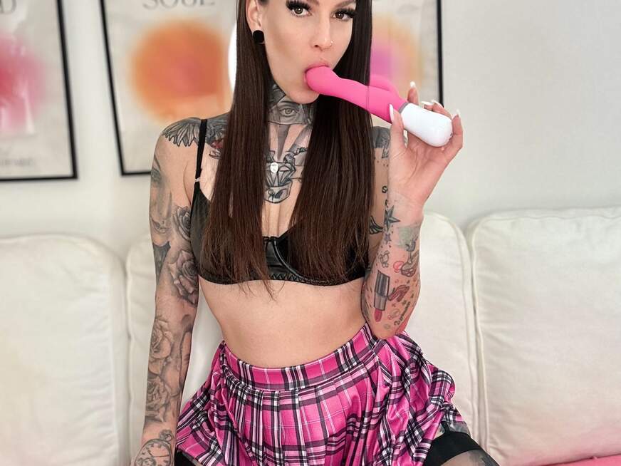 BrownieyQueen ᐅ 36 Jährige Pornodarstellerin