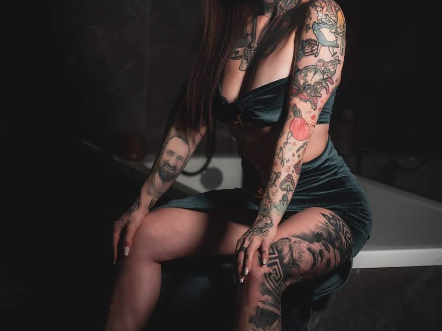 BrownieyQueen ᐅ 36 Jährige Pornodarstellerin