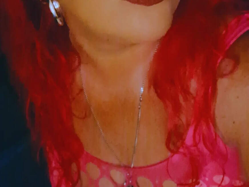 RedFox-Sally ᐅ 40 Jährige Pornodarstellerin