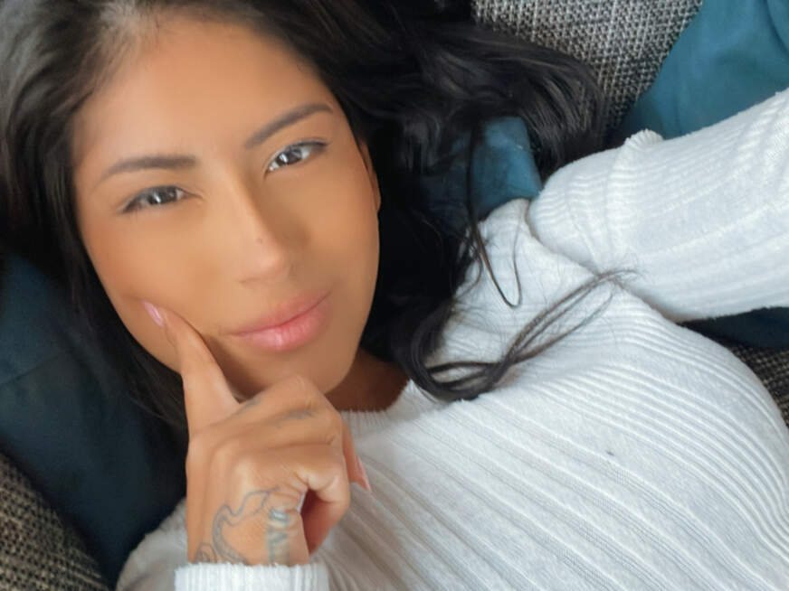 QueenFernanda ᐅ 28 Jährige Pornodarstellerin aus Frankfurt