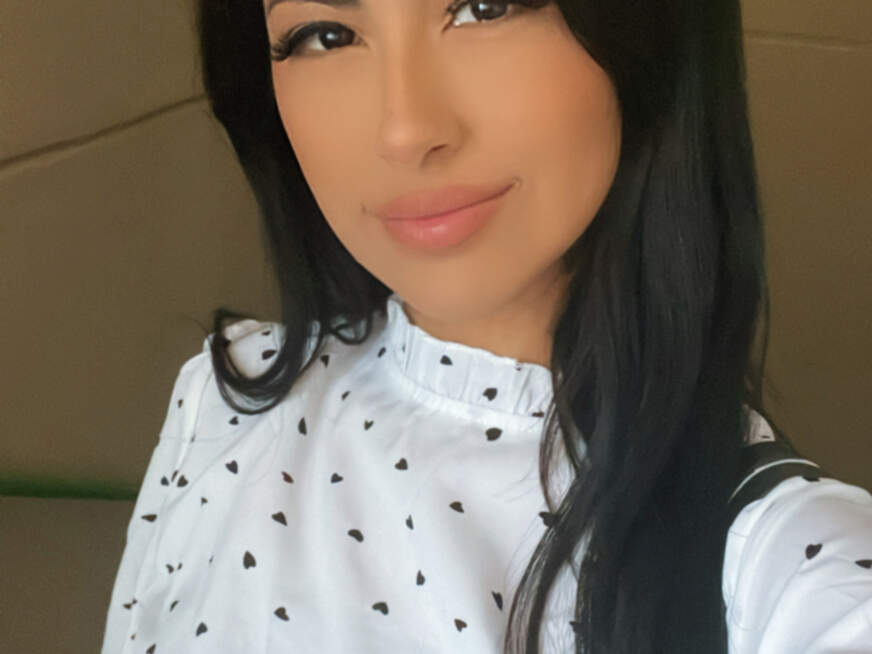 QueenFernanda ᐅ 28 Jährige Pornodarstellerin aus Frankfurt
