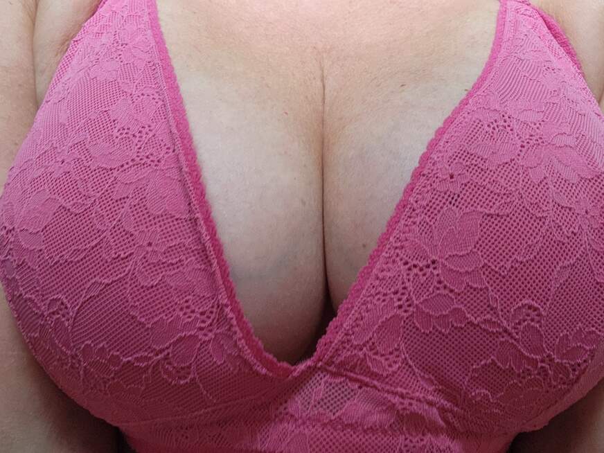 Hotbabe99 ᐅ 49 Jährige Pornodarstellerin