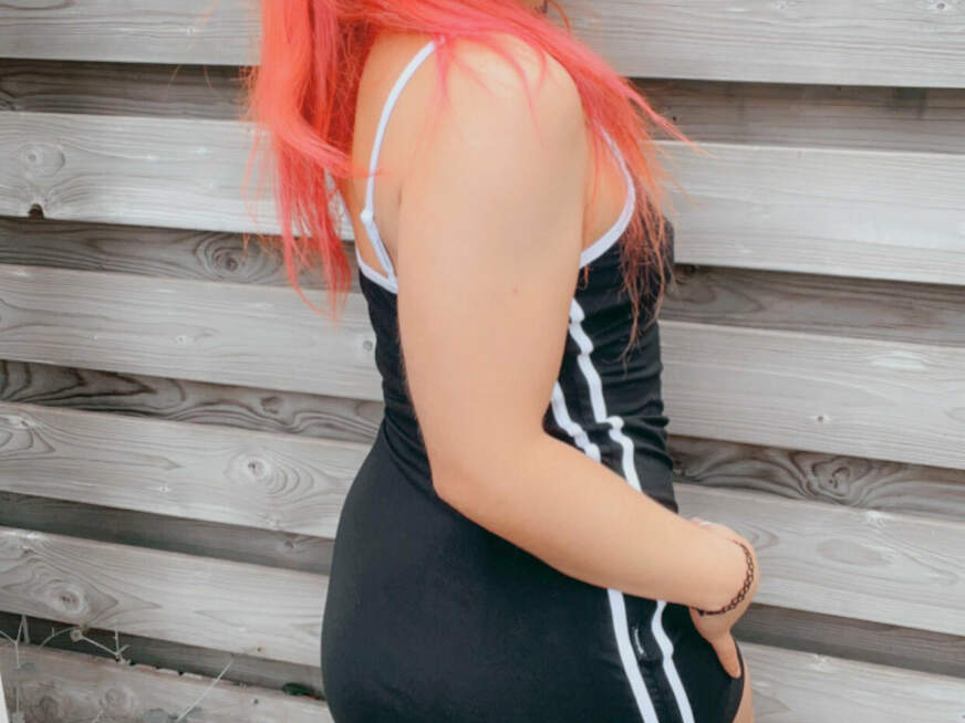 Jenny-Style ᐅ 28 Jährige Pornodarstellerin