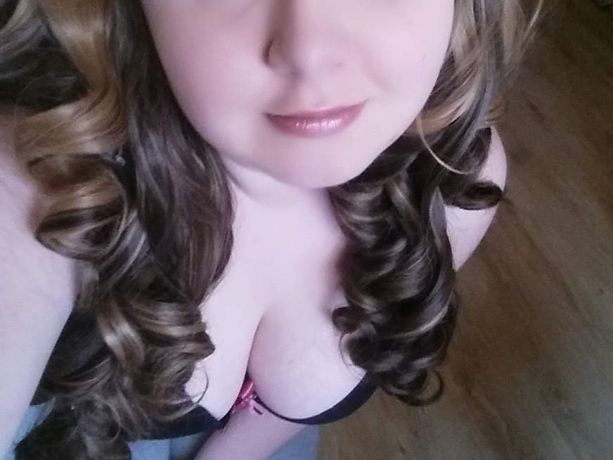 BigBoobs4u ᐅ 33 Jährige Pornodarstellerin